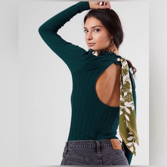 Free People Tops - #855 Free People party in the back Keyhole back Scarf Tie Long Sleeve Blouse XS